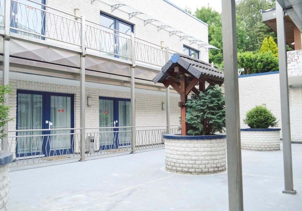 Hotel B8 Voerde 1