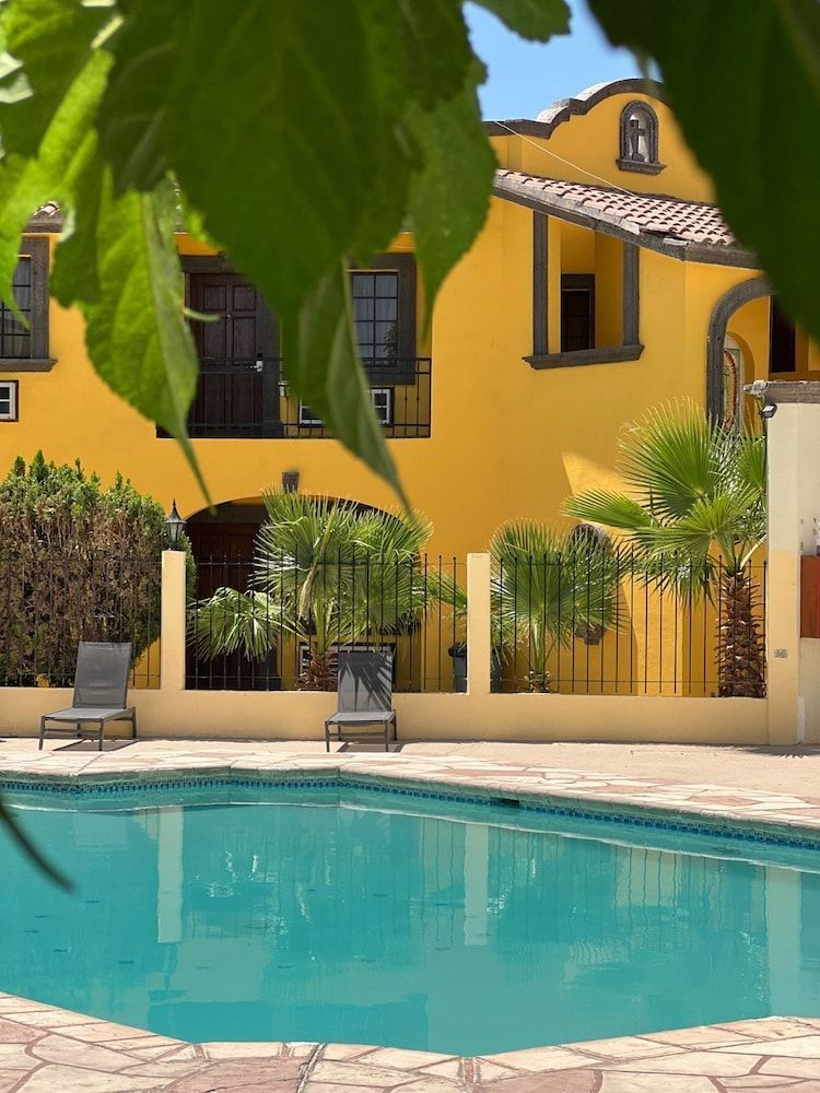 Hotel Suites El Paseo 1