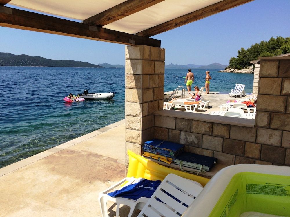 Beach Villa Ratac 1