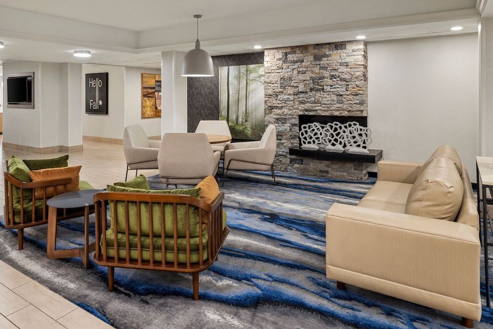 Fairfield Inn & Suites by Marriott Columbus East 2