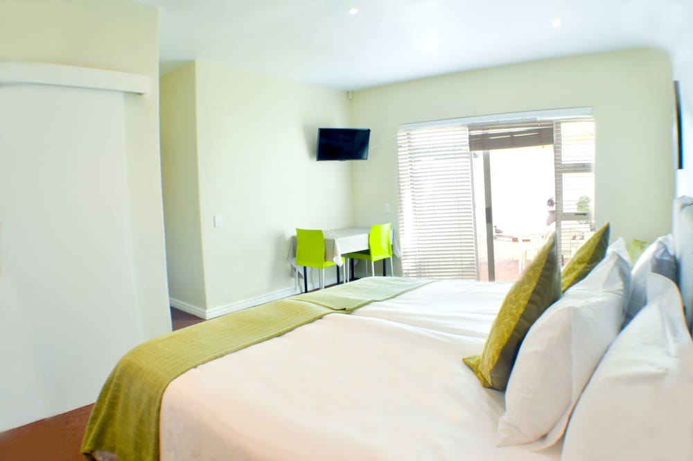 Small Bay Guest House 2