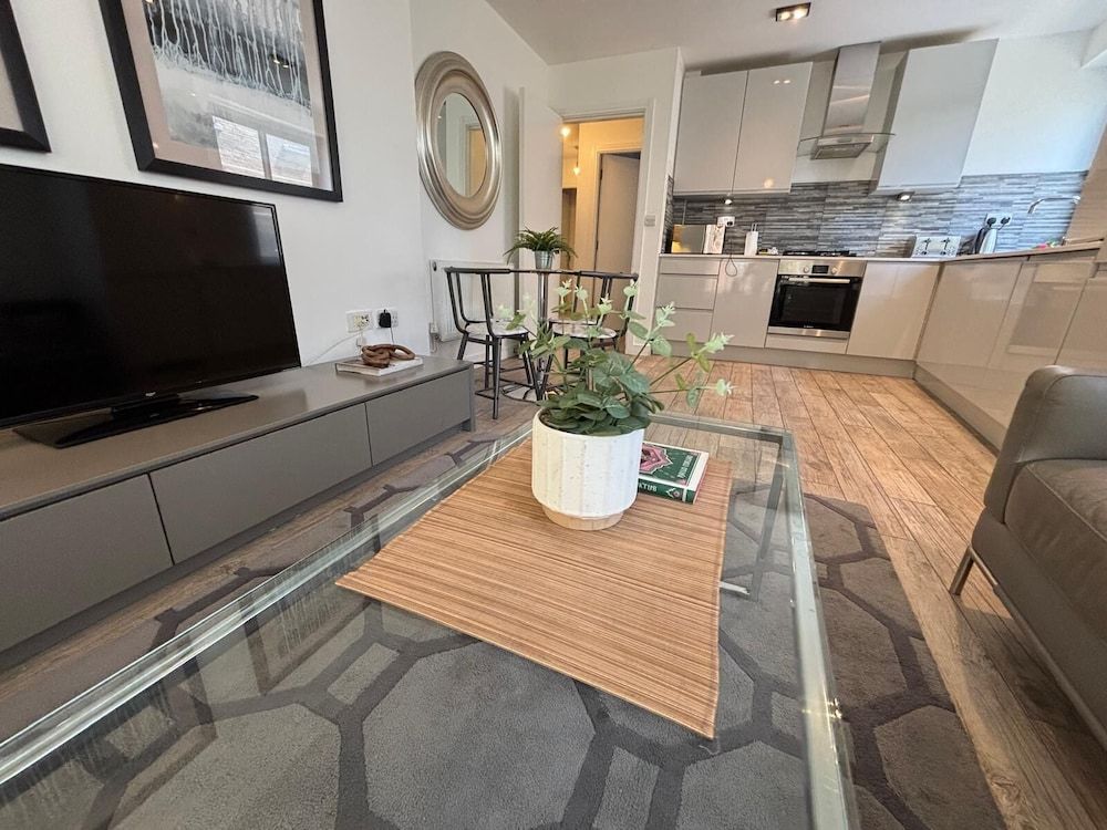 Aldgate by Excel Apartments 1