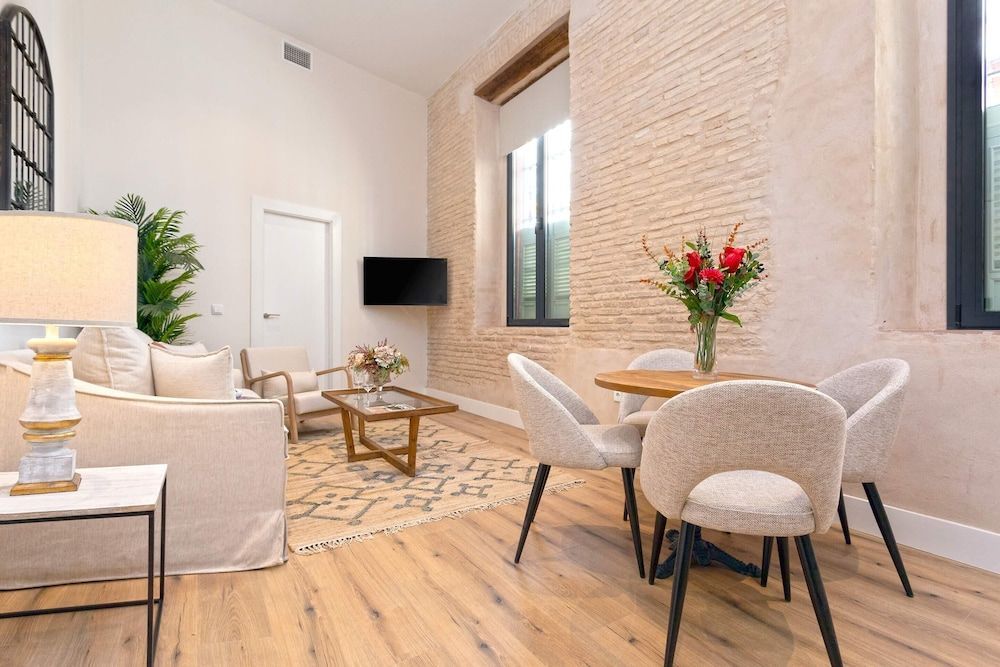 Genteel Home Rodrigo Caro 1