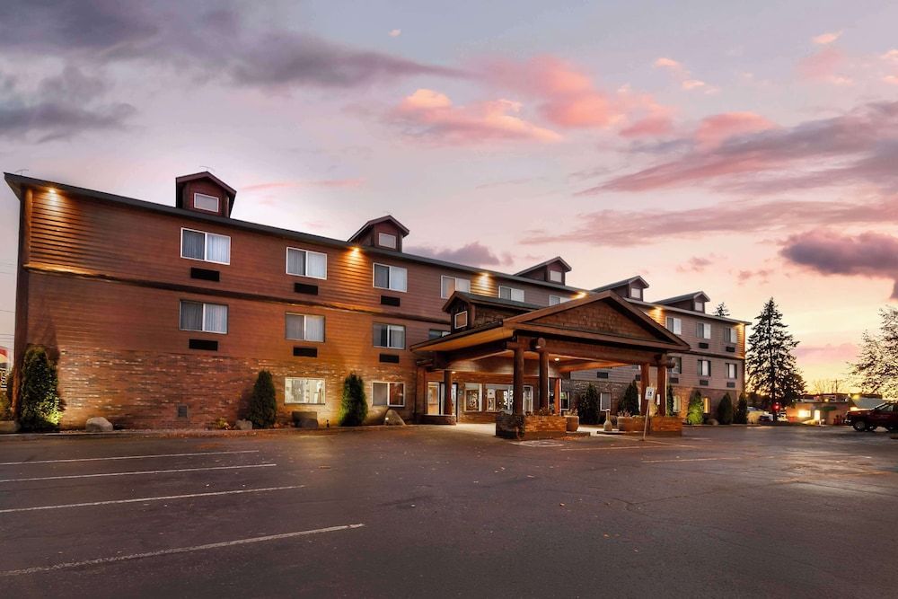 Best Western Plus Concord Inn 1