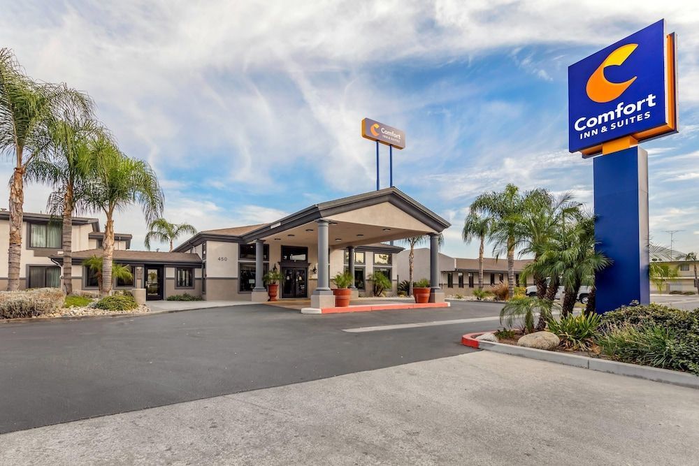 Comfort Inn & Suites San Bernardino 1