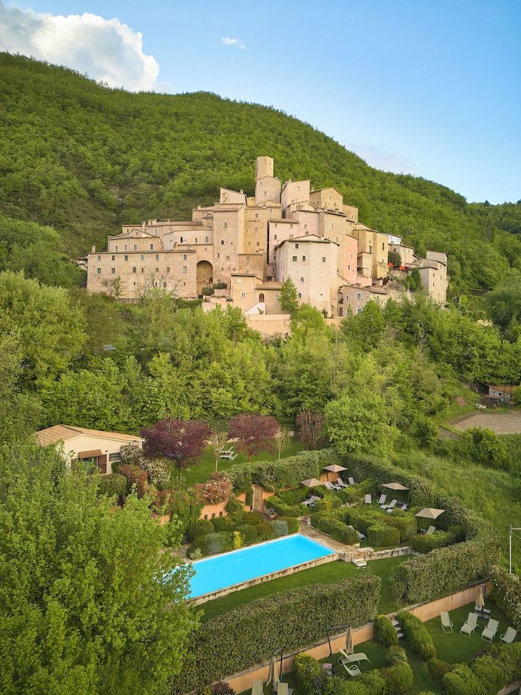 Castello Di Postignano Relais 1