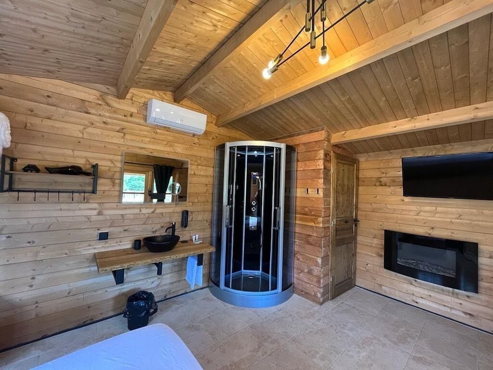 Les Chalets de Tesa Adults Only 1