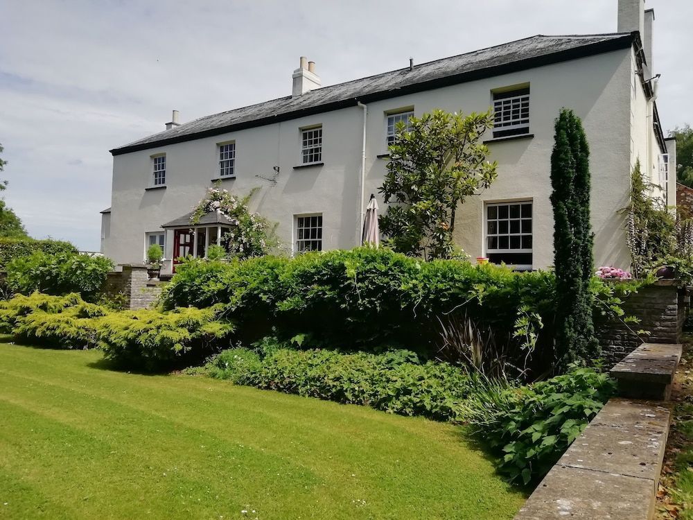 Buckley Farmhouse Bed and Breakfast 1