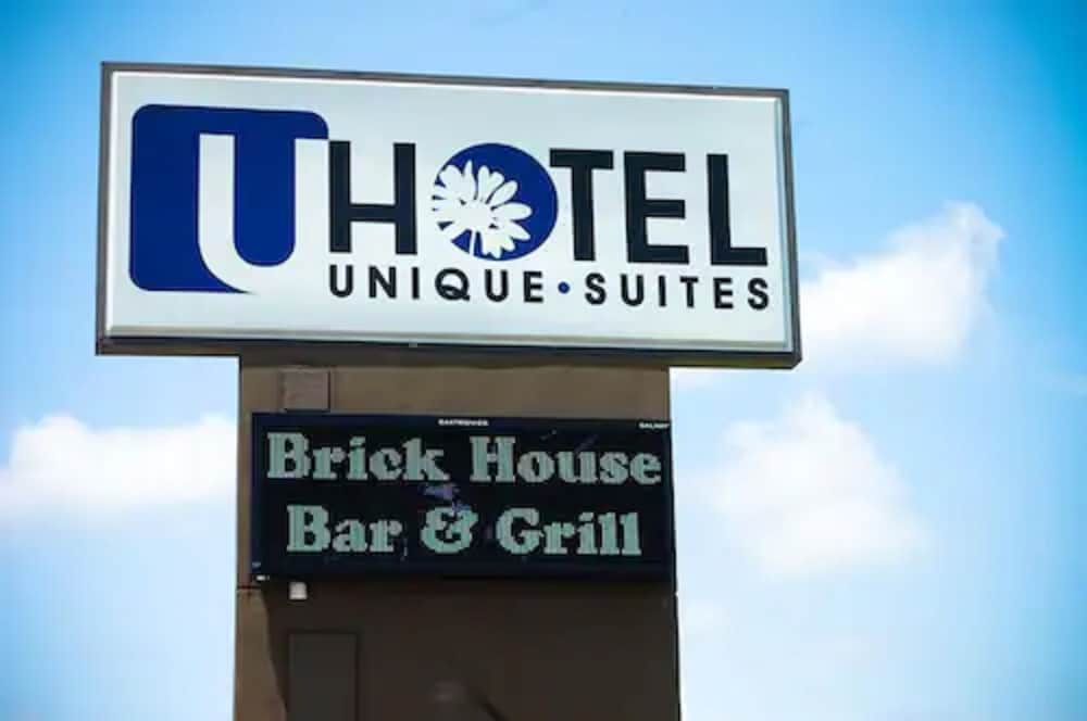 Unique Suites Hotel 1