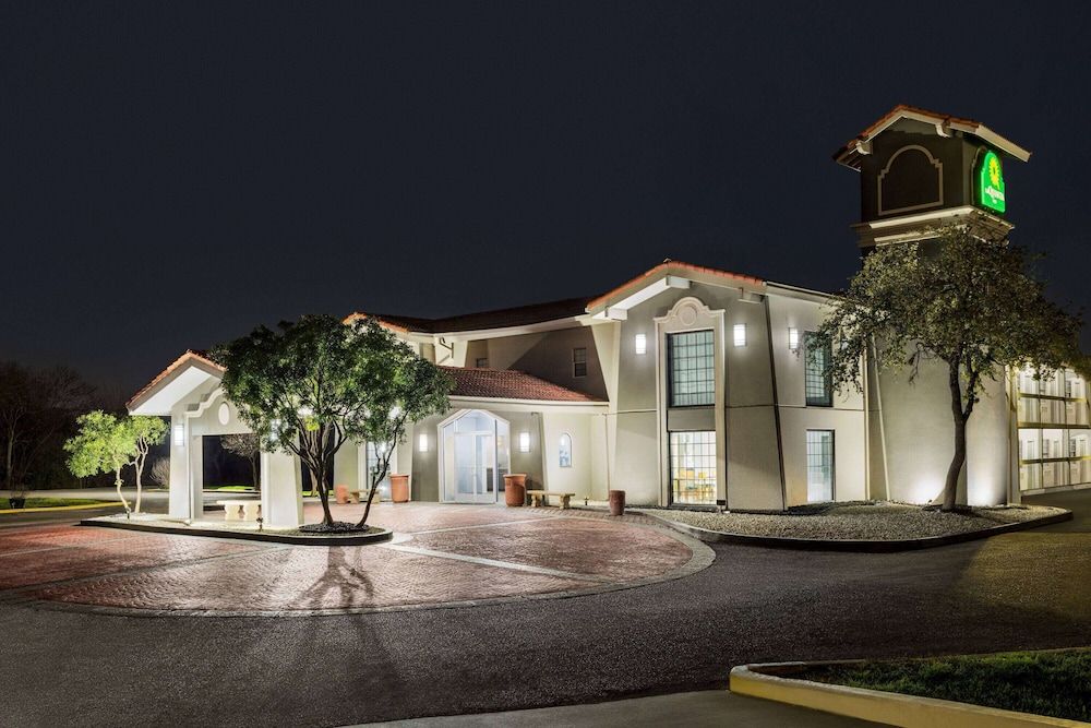 La Quinta Inn by Wyndham San Antonio Lackland 1