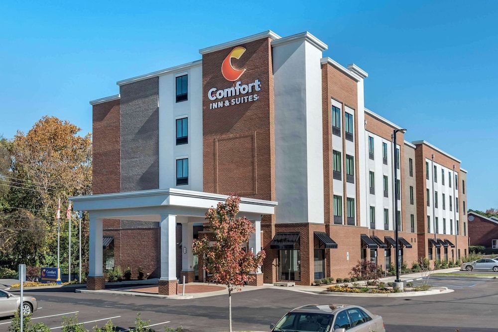 Comfort Inn & Suites Downtown near University 1