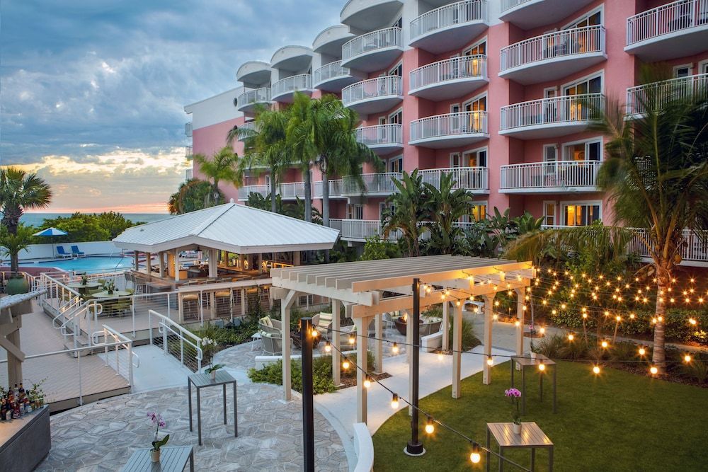 Beach House Suites by the Don CeSar 1