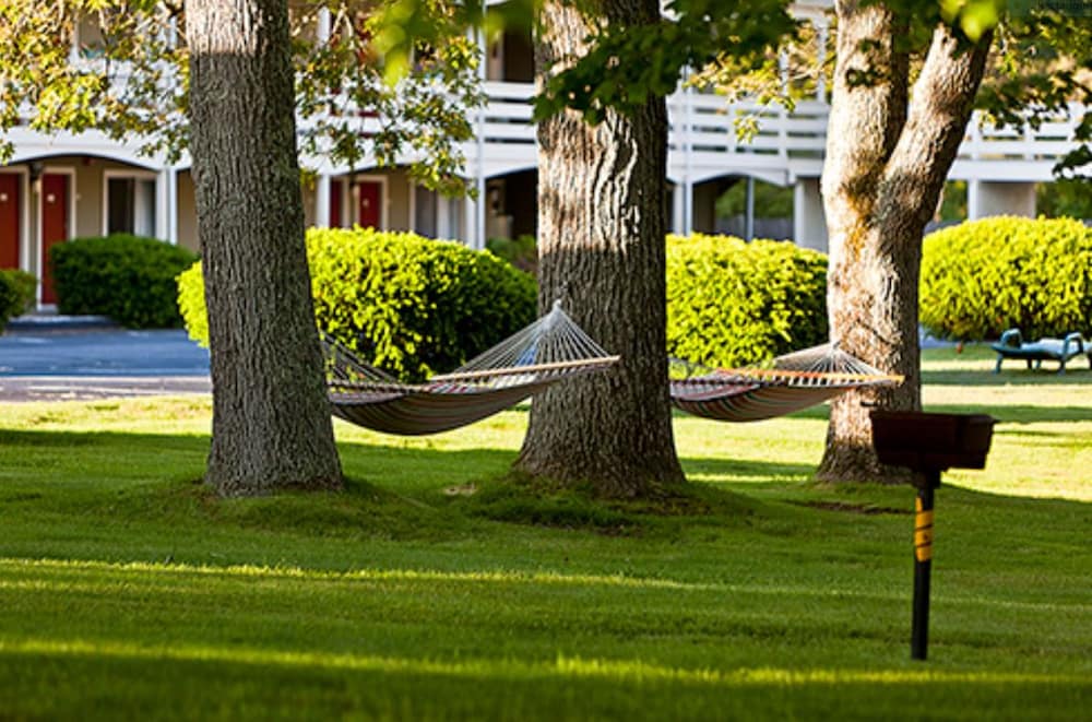Ocean Park Inn Cape Cod 1