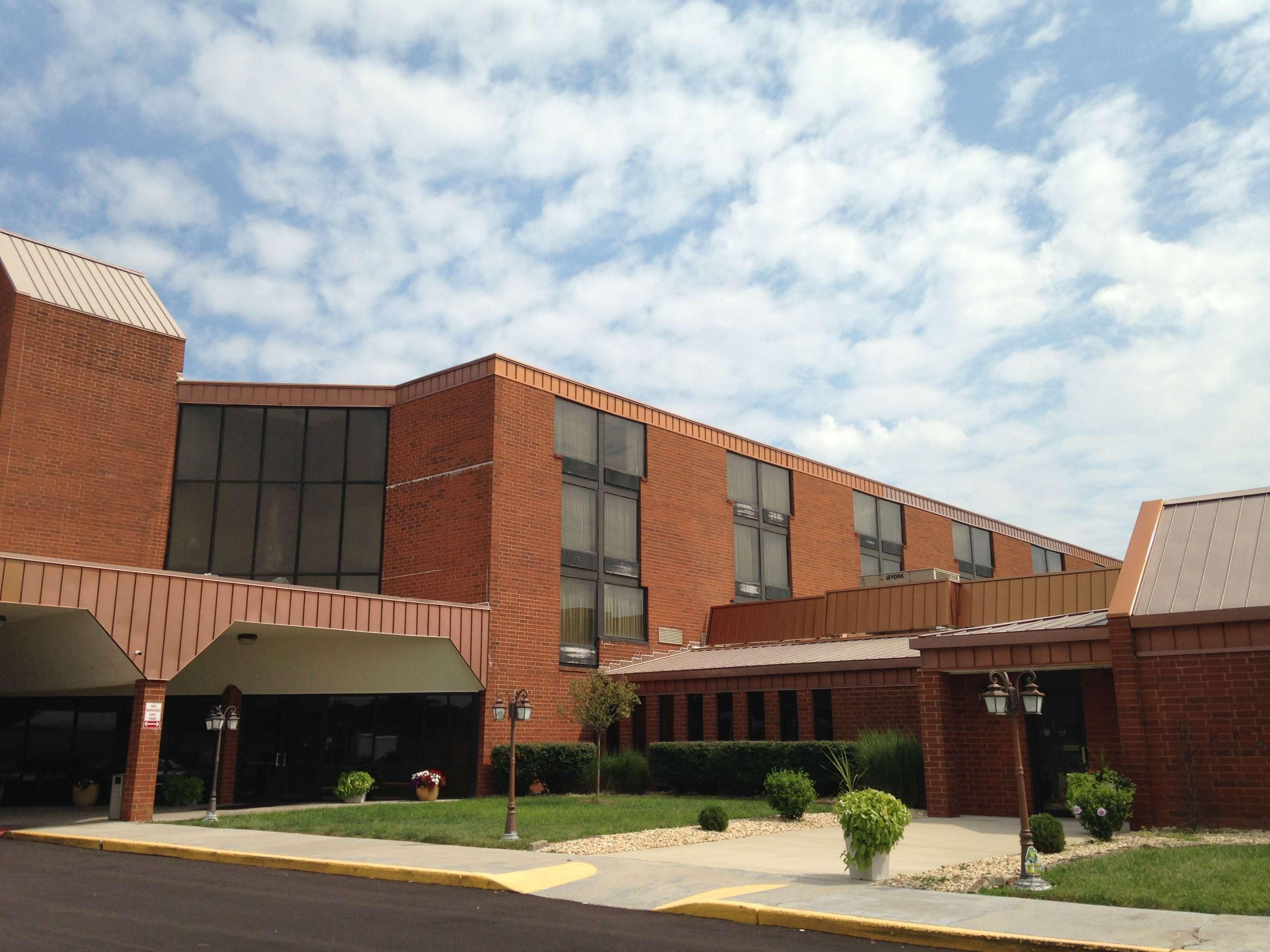 Ramada by Wyndham Wentzville 1