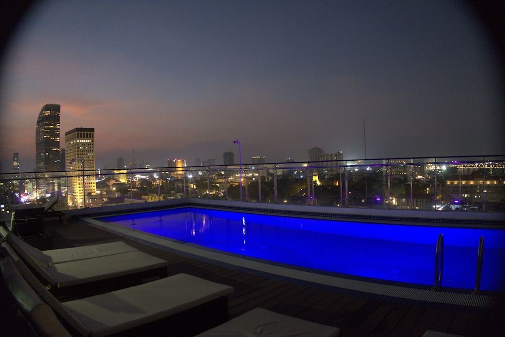 Residence 110 (Hotel and Apartments) 1