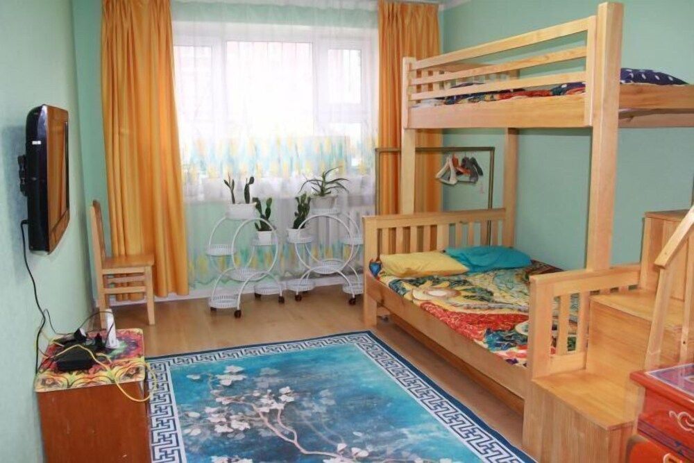 Happy Hostel 1
