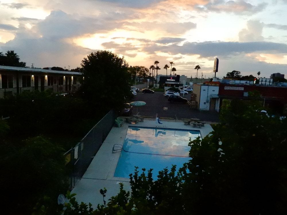 Siesta Inn McAllen 1