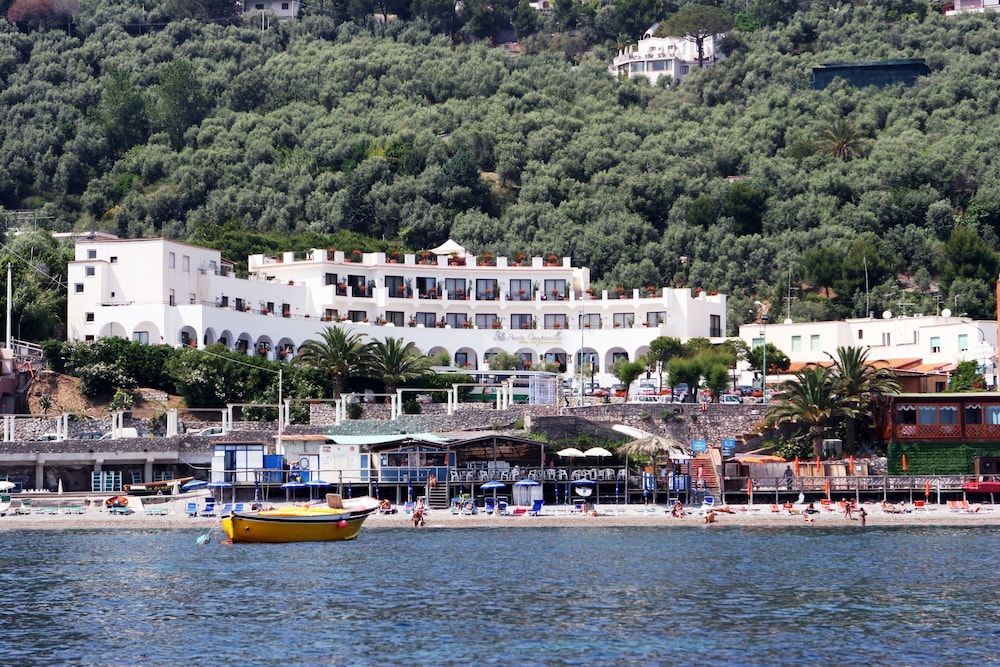 Punta Campanella Resort & Spa 1