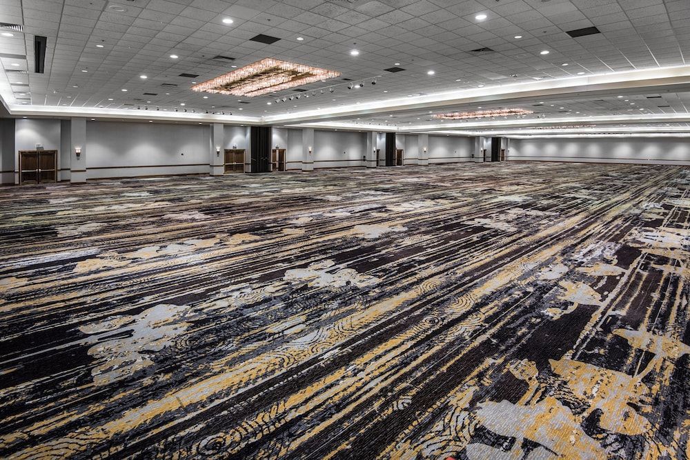 Holiday Inn SPRINGDALE/FAYETTEVILLE AREA by IHG 2