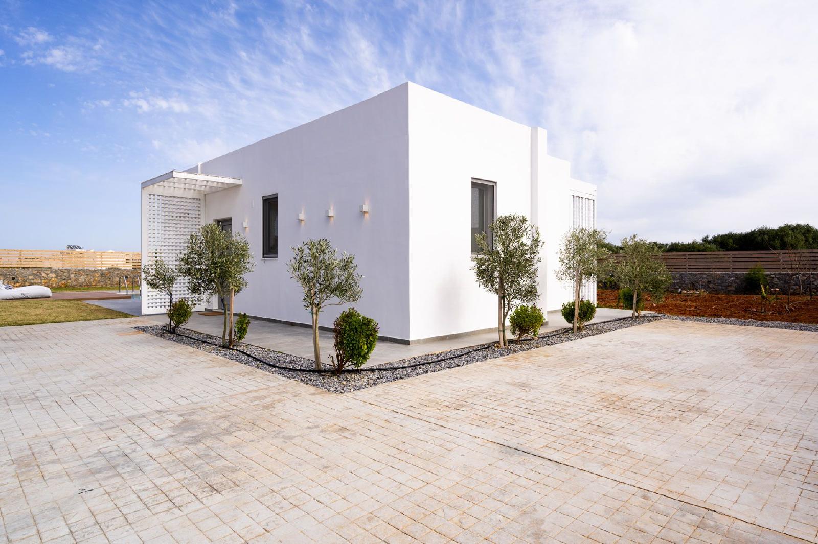 Sardines Luxury Villas 1