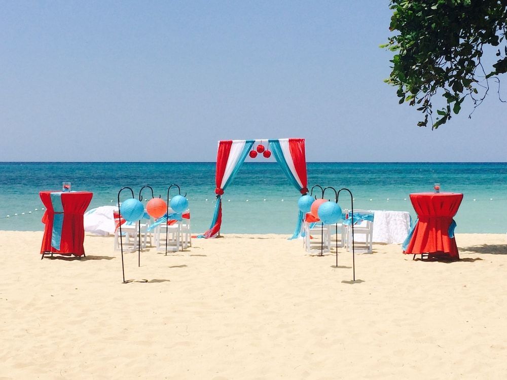 Coral Seas Beach Resort 1