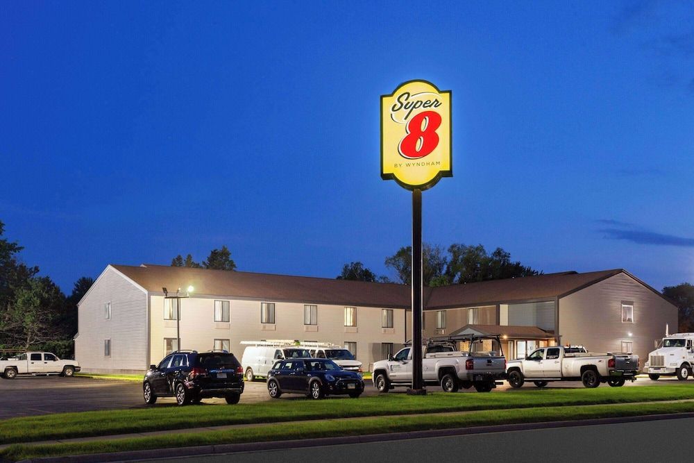 Super 8 by Wyndham Sun Prairie/Madison E 1