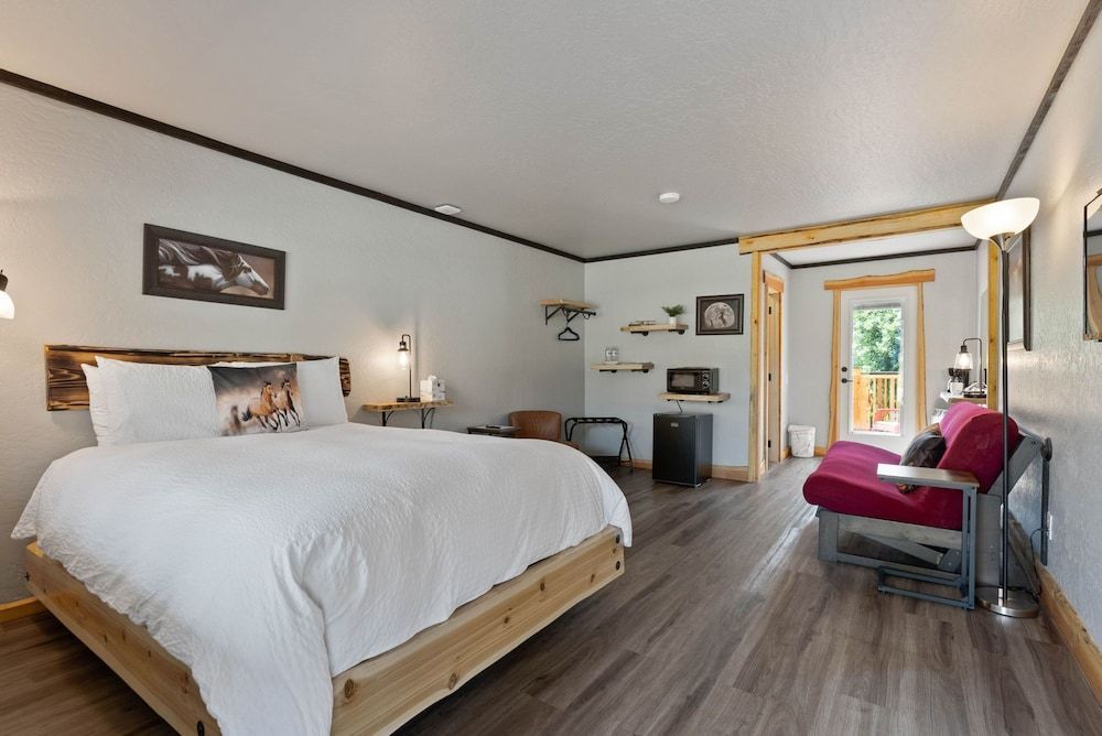 Lake Village Lodge 1