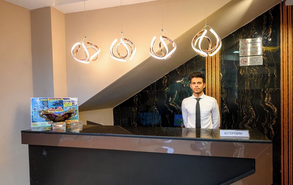Hotel Beachfront Couple &Family Friendly 1