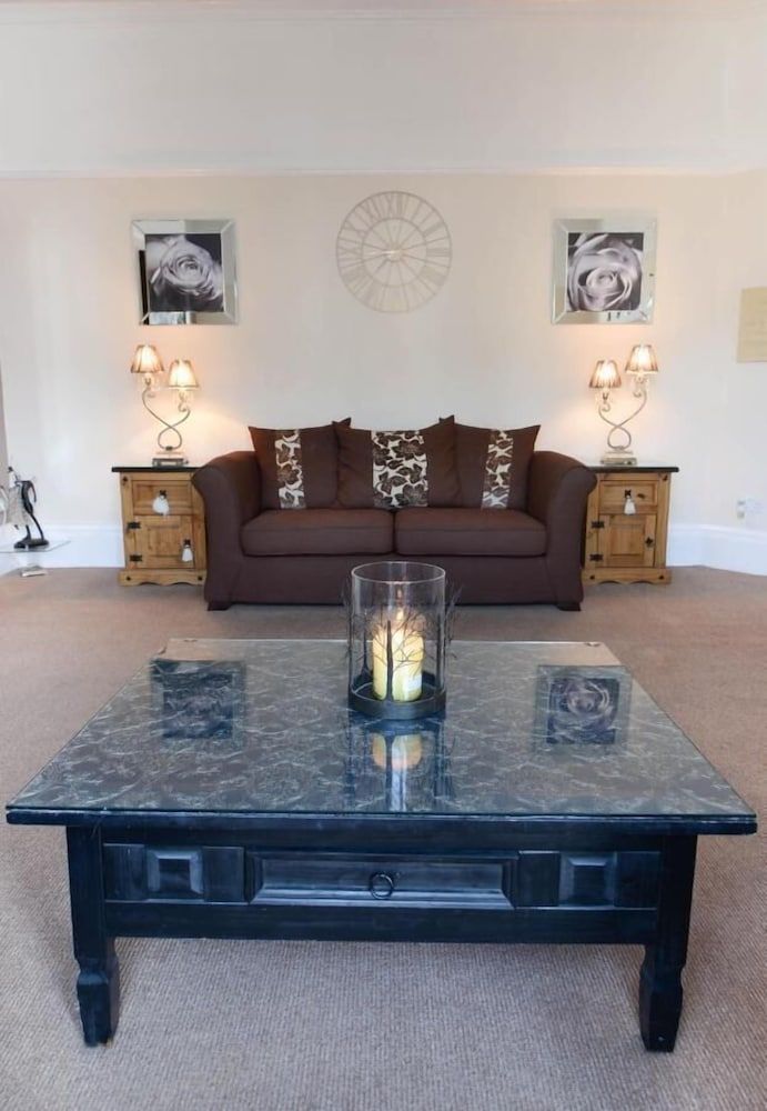 Clifton Villa - Southport 2