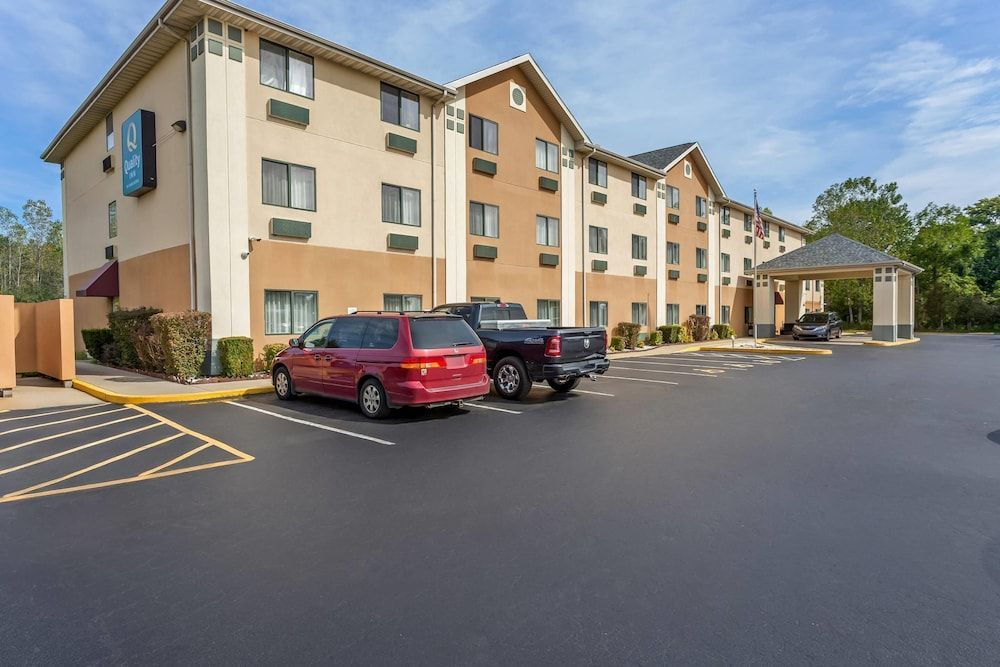 Quality Inn Sawyer 1