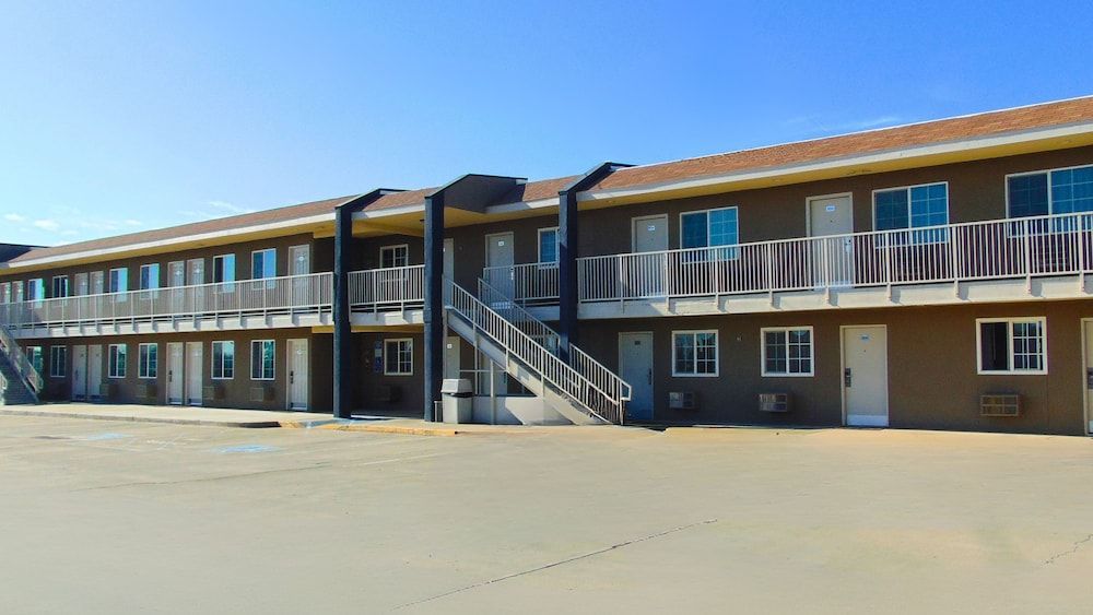 Corcoran Country Inn 1