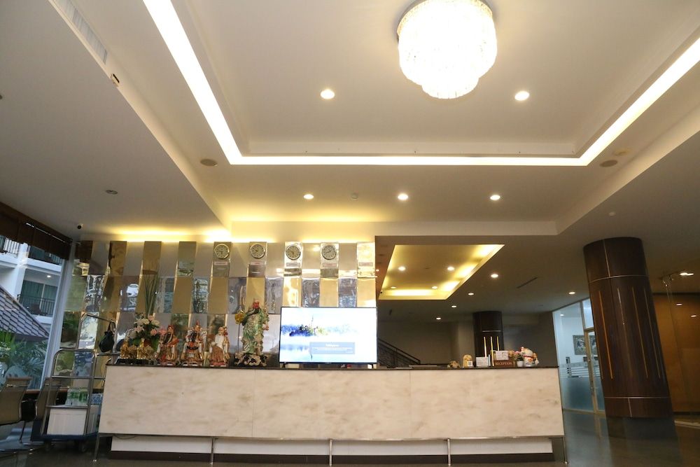 Crystal Palace Luxury Hotel Pattaya 2