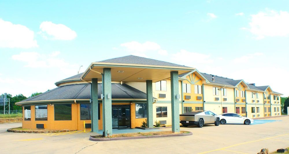 Sonesta Essential Van Buren Fort Smith 1