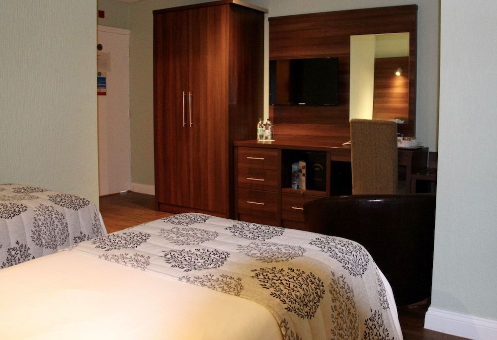 Oliver Cromwell Hotel 2