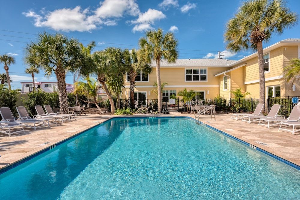 Escape Coastal Resort on Casey Key 1