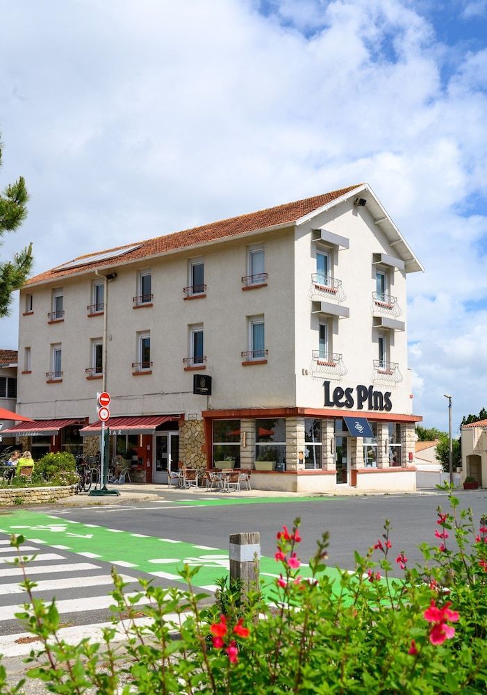 Hôtel Les Pins - Oléron 1