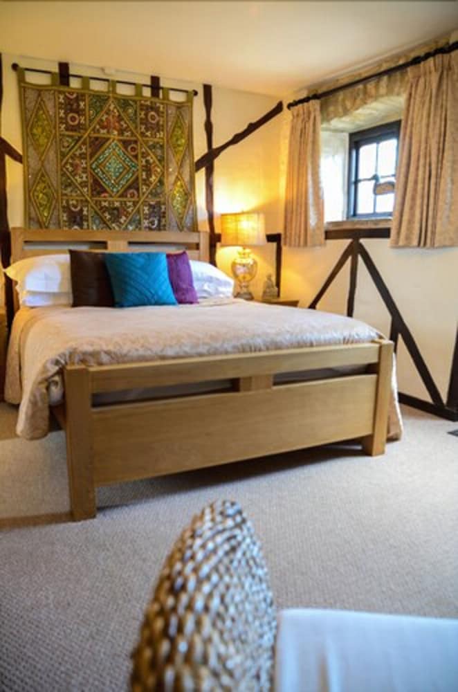 Thames Head Inn 2