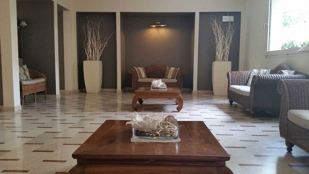 HOTEL TRIONFAL - Fronte Mare - Vicinissimi al Centro 2