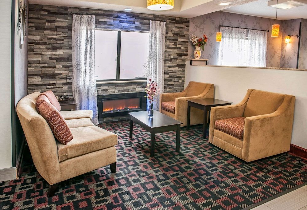 Quality Inn & Suites South Bend Airport 2