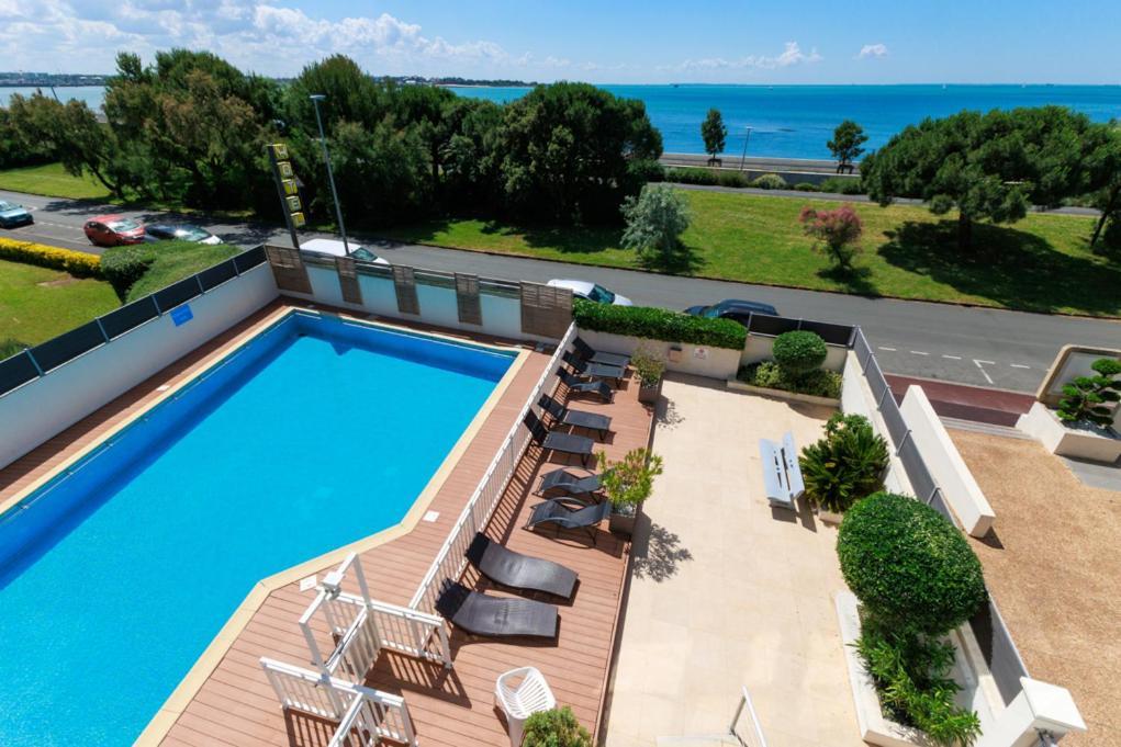 Logis Hôtel Le Rochelois 1