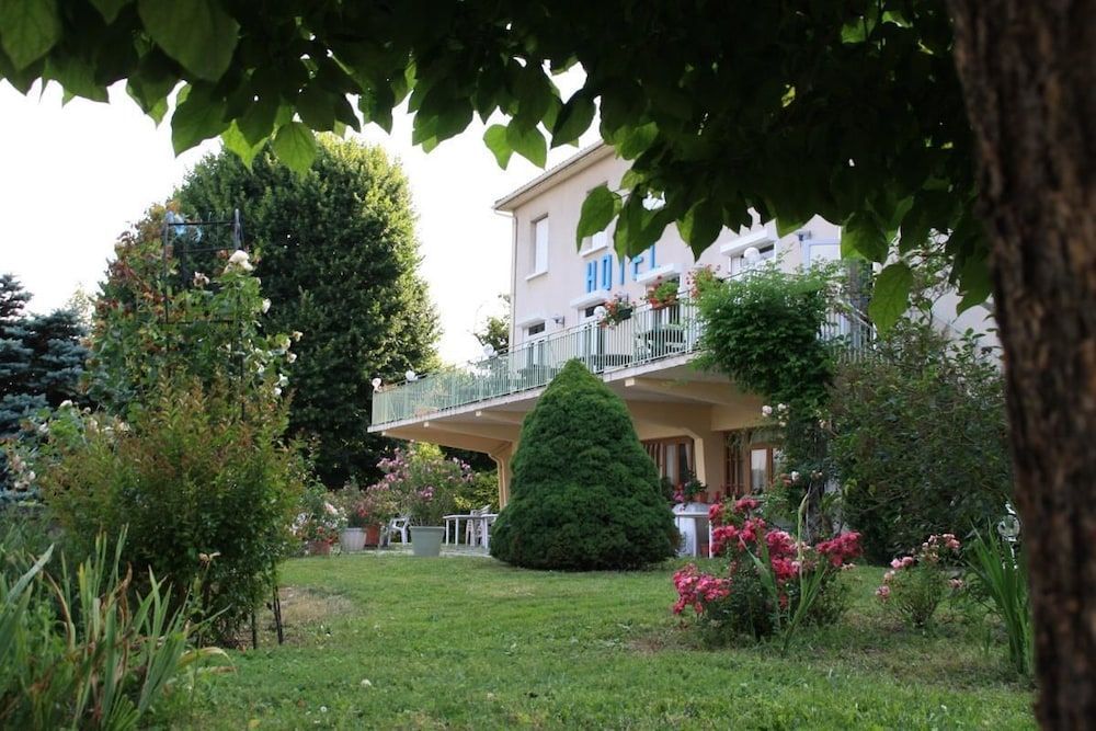 Le Chalet Fleuri 1