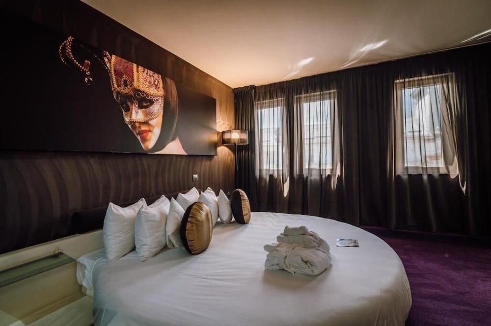 Plaza V Executive Hotel 2