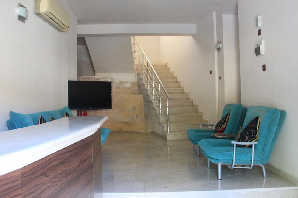 Breeze Flora Hotel 2