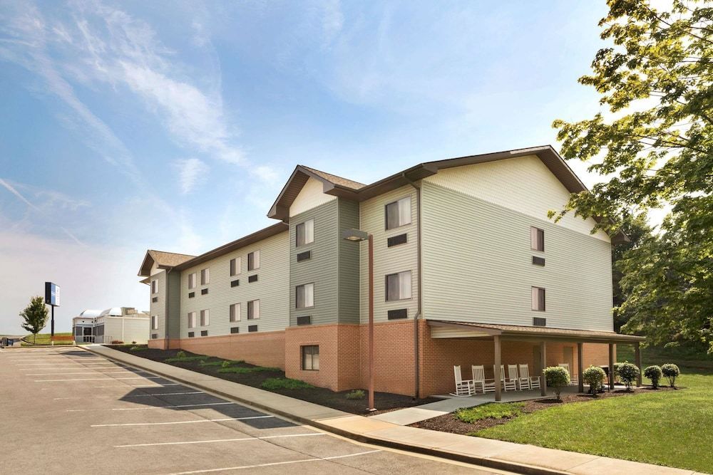 Travelodge by Wyndham Brunswick near Fredrick 1