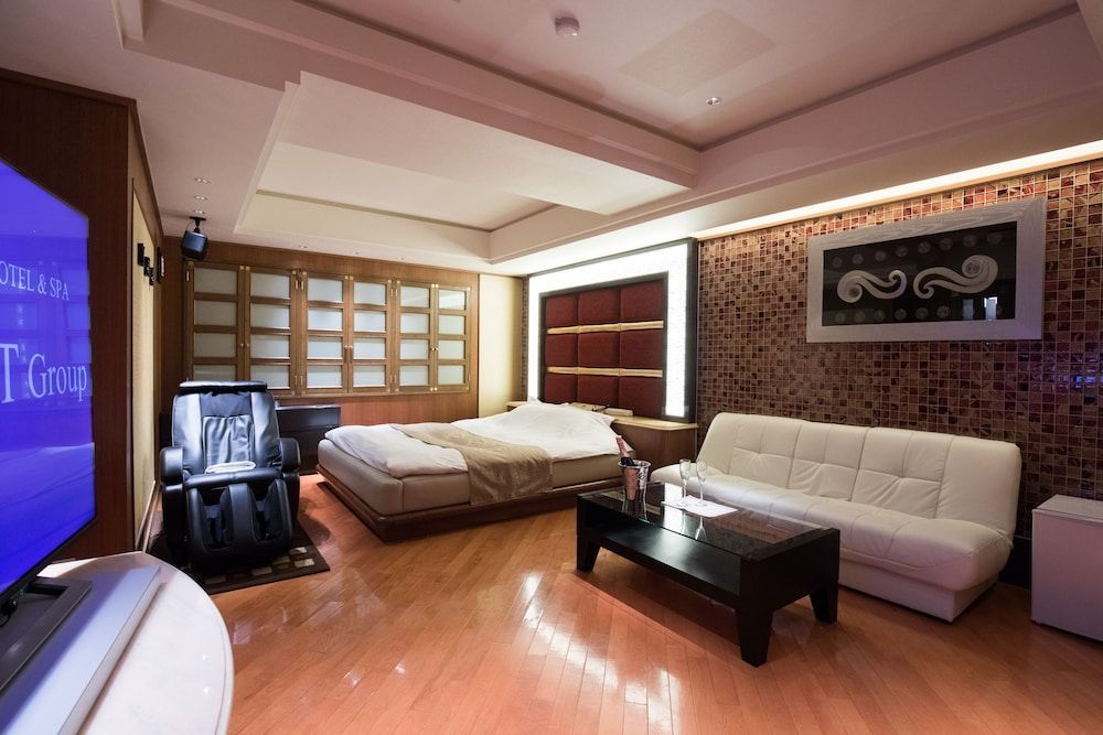 HOTEL PERRIER (Adult Only) 1
