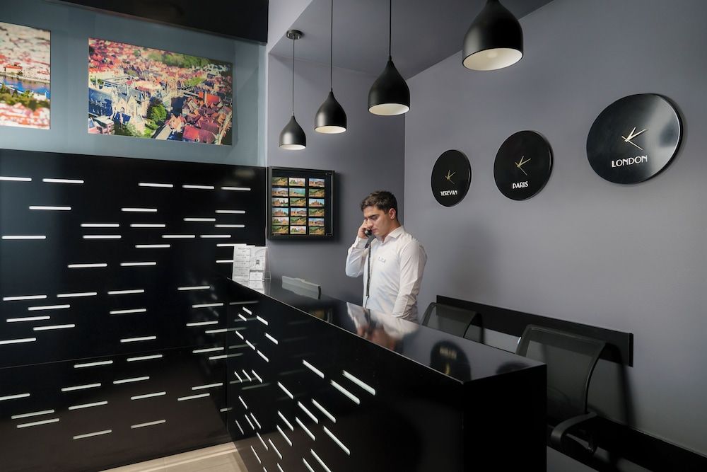 Elysium Gallery Hotel 2