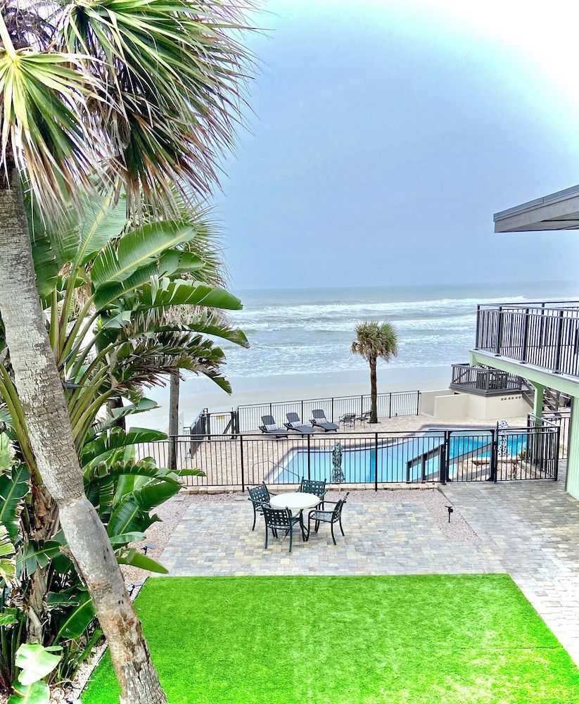 Organic Beach Retreat 1