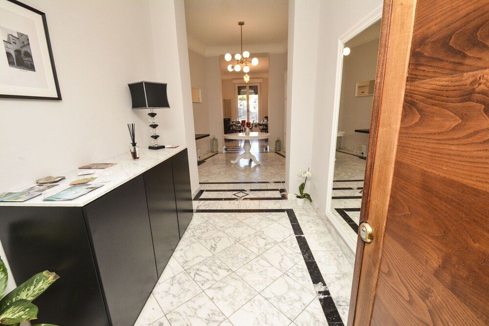 Compasso Suites Guest House 2