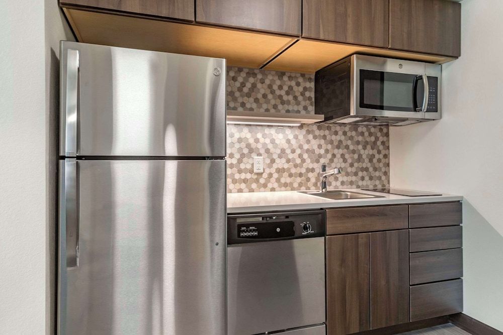 MainStay Suites Milwaukee-Franklin 1