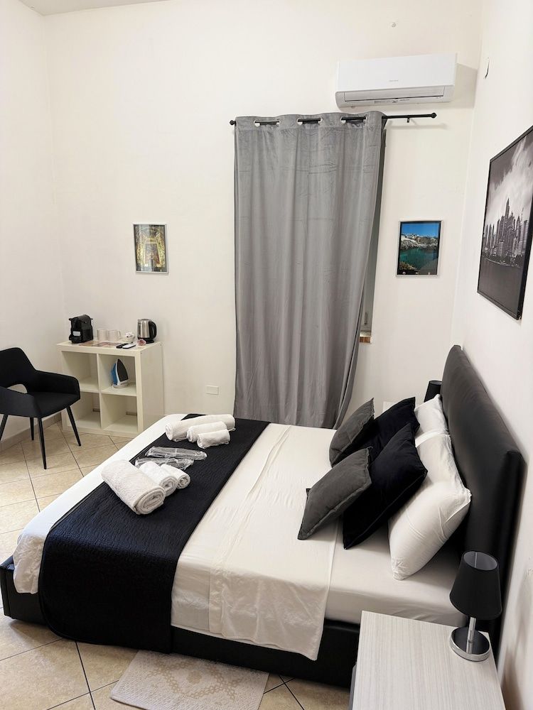 WHITEHOUSE LECCE 2